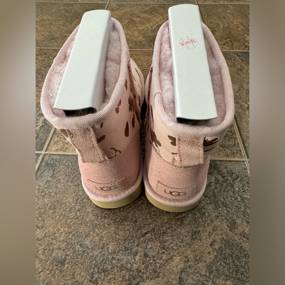NEW!! UGG Classic Mini Floral Foil Slip On Boots- Pink/Rose Gold, Women’s Size 9 - Picture 5 of 10